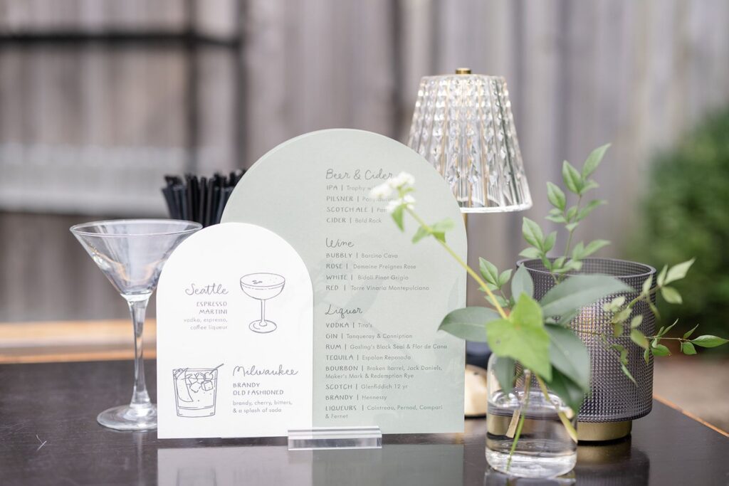 Curved bar menu